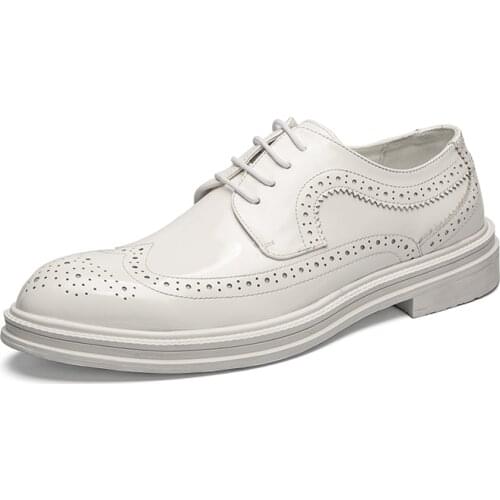Classic Mens White Formal Dress Shoes Men Brogue Shoes Elegant Wedding Groom Party Shoes Patent Leather Casual Business Shoes