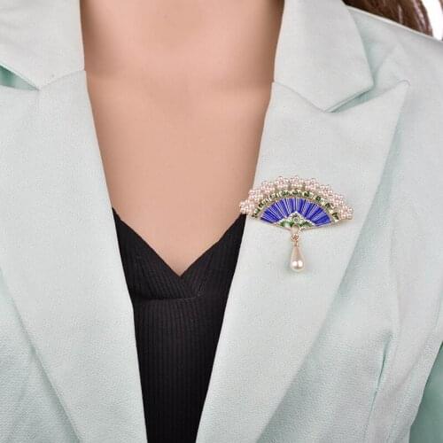 Fashion Fan Enamel Pins&Brooches for Women Men Clothes Scarf buckle collar jewelry pins Charm Imitation Pearls Brooches BH200019