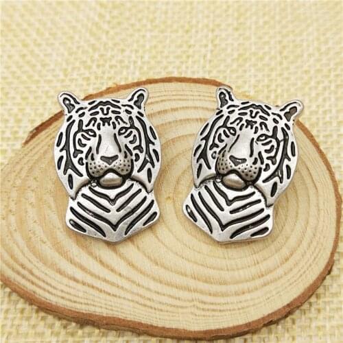 LPHZQH Cartoon Strong Tiger Broches Butterfly Clasp Collar Pin Jewelery Clothing Accessories Men Gift