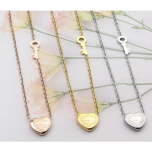Titanium Steel Forever Love Peach Heart Key Necklace Heart Lock Key Necklace Fashion Jewelry Clavicle Necklace