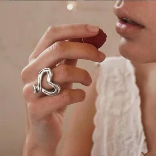HUANZHI 2020 New Retro Alien Irregular Personality Trend Distortion Love Heart Ring For Women Party Jewelry Anniversary Gift