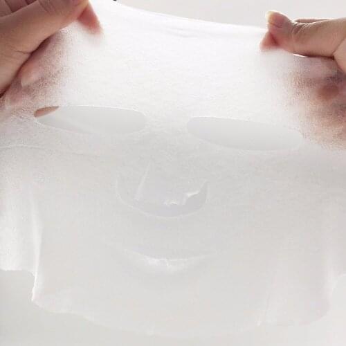 Moisturizing new silkworm masks for replenishing water and locking water