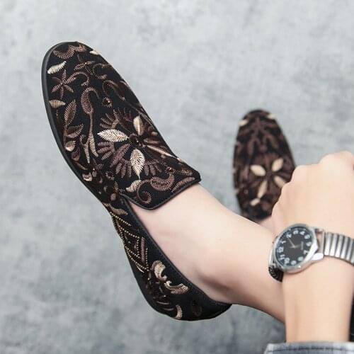 Mens Fashion Suede Leather Embroidery Loafers Mens Casual Printed Moccasins Shoes Man Party Driving Flats Sizes 38-48