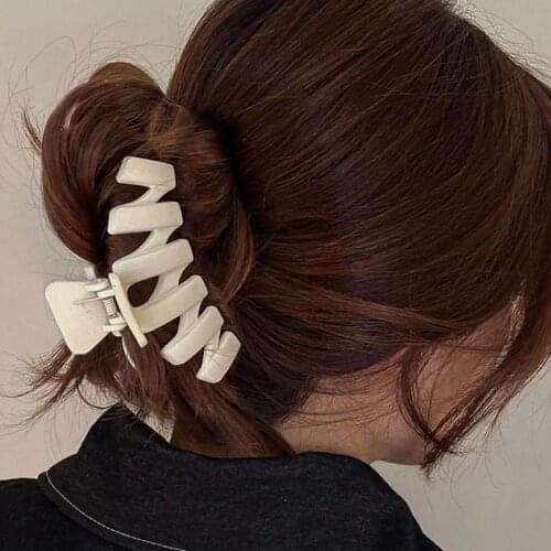 Resin Grabbing Clip M-Shaped Wave Grabbing Clip French Retro Large Back Head Hairpin Elegant Temperament Hair Grabbing Clip