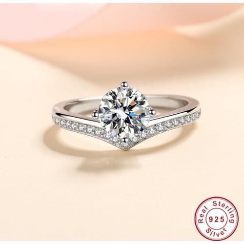 Geoki 925 Sterling Silver Perfect Cut 1 Ct Passed Diamond Test Round D Color Moissanite Wedding Ring for Women Luxury Jewelry