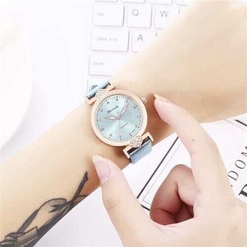 White woman watch shoes female Fashion Womens Watch Girls Casual Heart Style Leather Band Quartz Wrist Watches Female Clocks