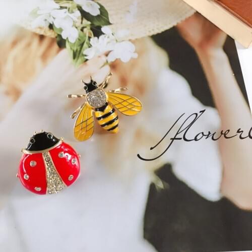 Jewelry Japanese insect brooch brooch stereo ladybug enamel glaze retro atmosphere female bees
