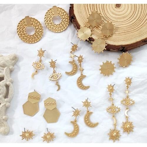 JUST FEEL Vintage Gold Color Sun Star Charm Long Metal Earrings For Women Christmas Gift Ladys Party Earring Jewelry