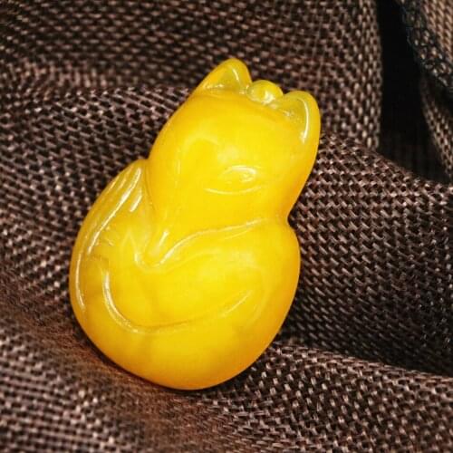 Animal Design Fox Pendant 2pcs Imitation Yellow Resin Beeswax Beeswax 35*50mm Women Fashion Synthetic Lvory Jewelry B1893