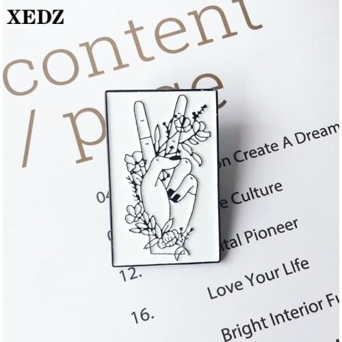 Flowers hands romantic enamel pin wreath female jewelry dyeing nails new painting metal brooch shirt bag lapel brooch jewelry