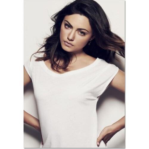 Custom Hot Sale Model Actor Phoebe Tonkin Poster Home Decoration Fashion Canvas Material Wall Poster 20x30cm,27x40cm,30x45cm