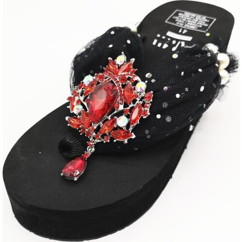 Personalized glitter Wedding Slippers,Bride diamond crownWedding Slippers,Bridal Party Slippers.Bachelorette party favors gifts