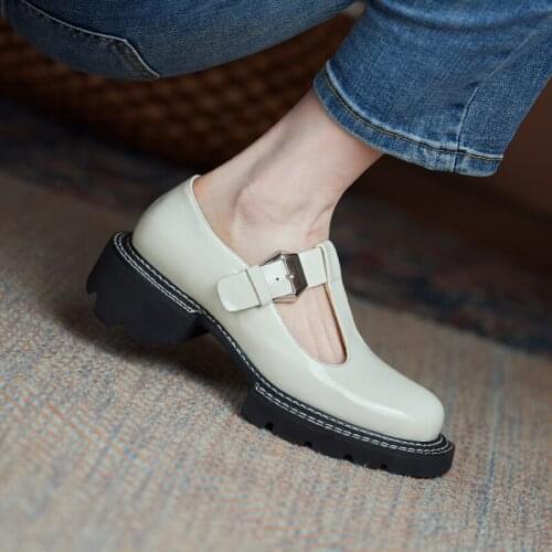 Spring flat bottom thick bottom low heel round toe large size shiny small leather shoes all-match daily womens single shoes