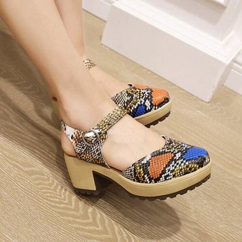Fashion Summer Style Retro Platform Sandals Women Round Toe Comfortable Thick Bottom High Heels Gladiator Shoes Size 43 3574-1