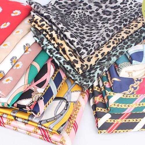 Satin Chiffon Drape Fabric Leopard Chain Daisy Printed Chiffon for Summer Dresses Pajamas Home Wear Per Meters