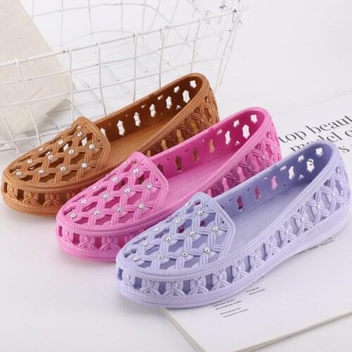 Summer Dongdong shoes womens bag shoes womens beach shoes flat bottom breathable plastic womens sandals outdoor thick bottom