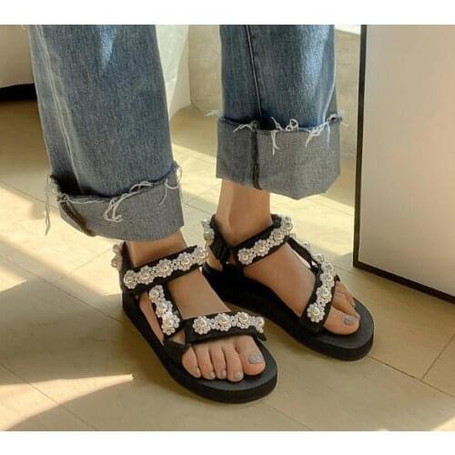 New Arrival Hot Ladies Black Floral Pearls Flat Casual Sandals Woman Open Toe Slingback Thick Sole Comfortable Sandals Shoes