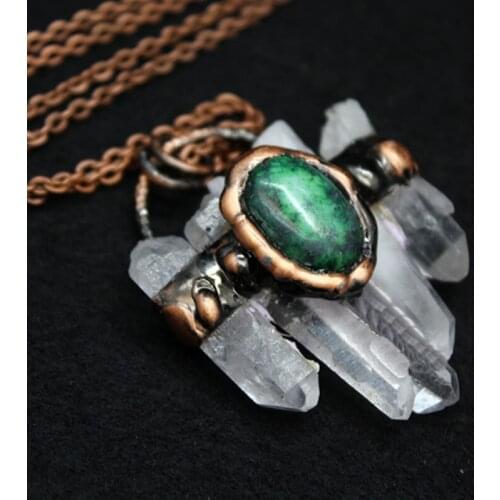 Elegant Natural Crystal Necklace Green Stone Healing Jewelry Hexagonal Point Clear Quartz White Crystal Pendant Necklace Pendulo