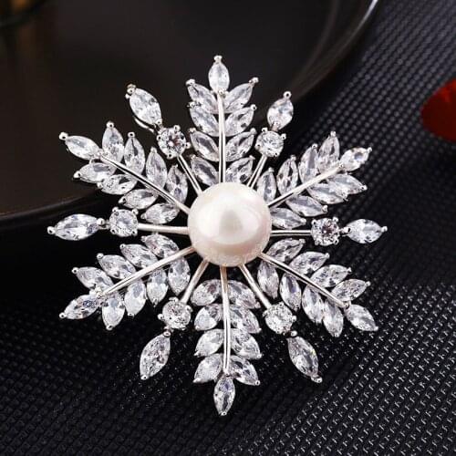 Foliage Plant Brooch Pin Womens Dress Pin Bright Leaf Brooches for Women Coat Accessories