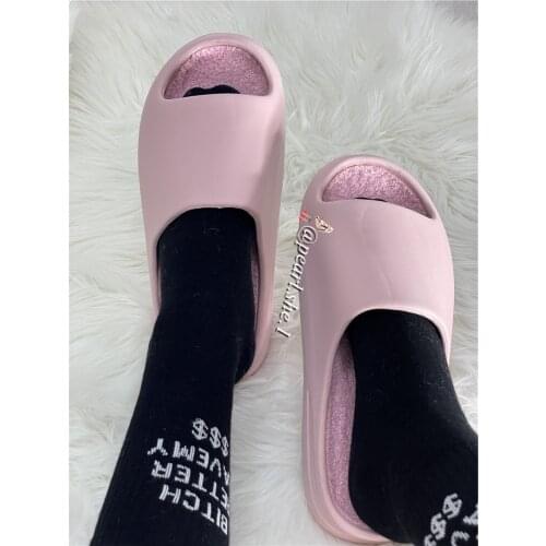 Women Big Fluffy Fur Slides Womens Beach Shoes Hairy Beach Slippers Soft Sole Women Clogs 2021 Sandals