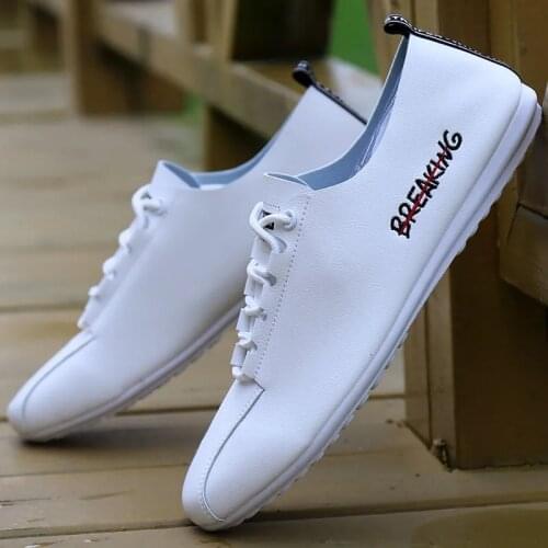 2021 Summer Breathable Pea Leather Driving Shoes Mens Soft Bottom Penny Loafers Comfortable Moccasin Mens Mules Casual White