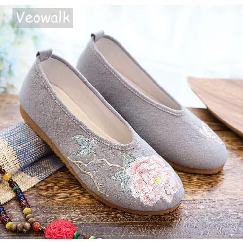 Veowalk Chinese Flower Embroidery Women Cotton Fabric Slip On Flat Shoes Soft Comfortable Casual Ballets Non-Slip Platforms