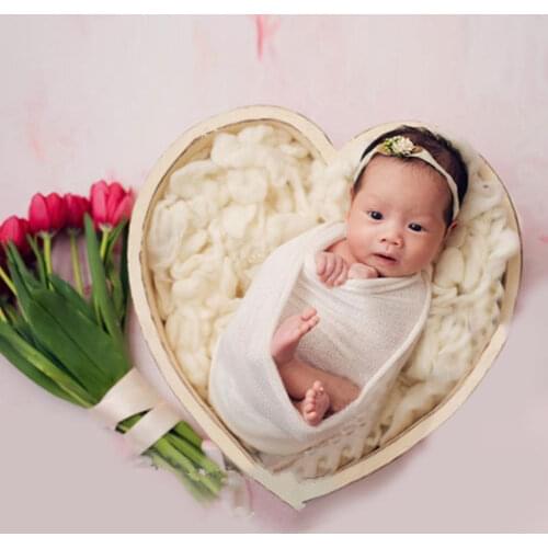 Newborn Baby Photography Love Shape Bed Props Small Wooden Baby Photography Love Bed Tub Photo Props Crib For Baby Boys Girls
