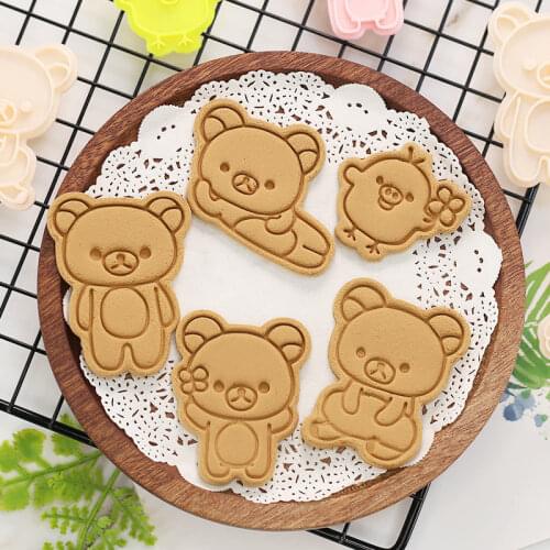 Cartoon Bear DIY Cookie Mold Creative 3d Three-dimensional Plastic Cookie Cutter Household Baking Tools Homemade Snack Mold