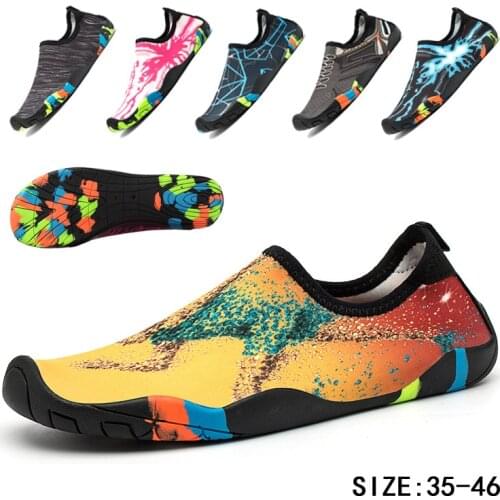 Drop-shipping Beach Summer Outdoor Shoes Swim Slipper On Surf Aqua Shoes Skin Sock Striped Shoes Ligh weight couples sea shoes