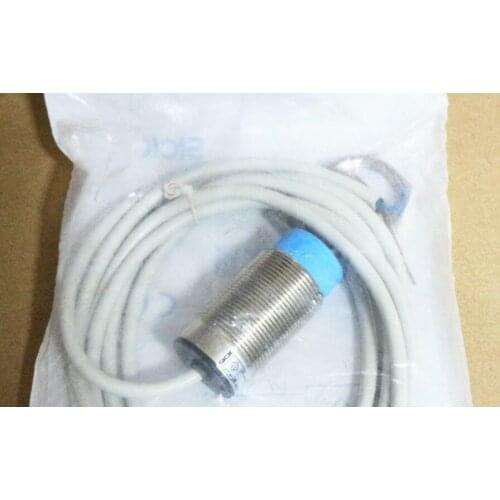 IM30-15NDS-ZW1 IM3015NDSZW1 SICK NEW IN BOX free shipping