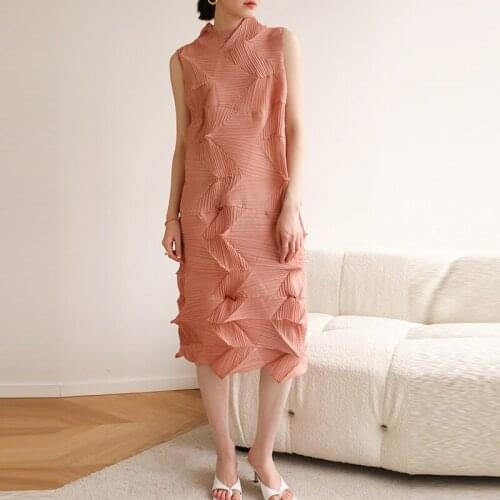 2021 summer issey miyake plaeated sleeveless long woman skirt folda European station fashion diamond loose slim dress for woman