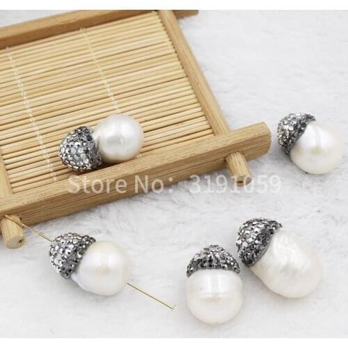 Natural white oval pearl fashion and romantic beads make a package of about 52 grams of DIY jewelry