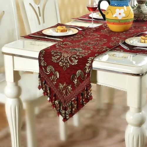 European Luxury Chenille Jacquard Fabrics Table Runner Red Pendant Table Flag Placemat Wedding Banquet Table Decoration Cloth F