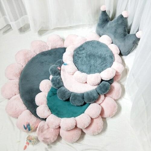Flower Shape Rugs Plush Toy Thicken Soft Large Area Kid Crwel Mat Nordic Fashion Home Decor Sofa Living Room Quality Carpet