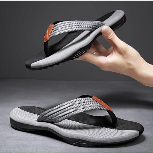New Summer Fashion Men Slippers Open Toe Slippers Fashion Beach Shoes Massage Bathroom Flip Flops Casual Male Shoes