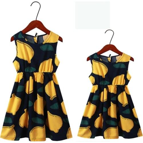 2021 Summer Holiday Family Mathing Beach Dresses Mommy and Me Clothes Sleeveless Pure Cotton Mom Daughter Outfits Loose Sundress