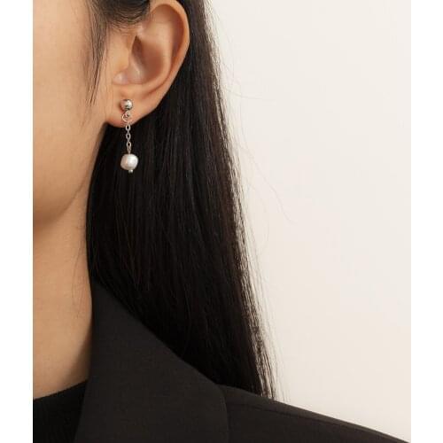 2021 New Trendy New Earrings for Women Geometric Lock Hanging Earrings Statement Pearl Drop Earrings Set for Party Jewelry Gift