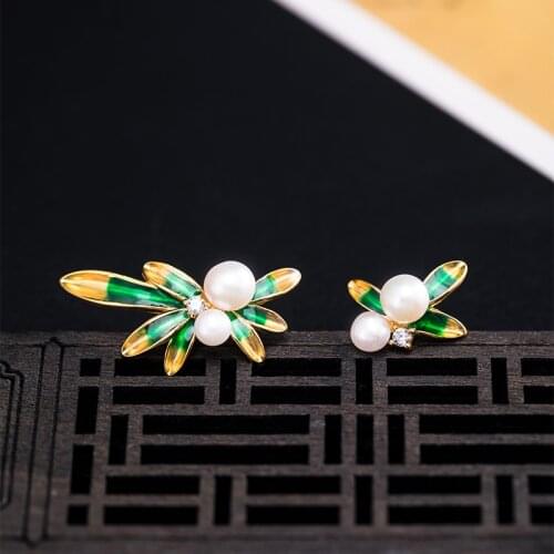 VLA 925 Silver Fashion Natural Pearl Asymmetric Earrings Womens 2021 Trend Leaf Earrings Inlay Technology