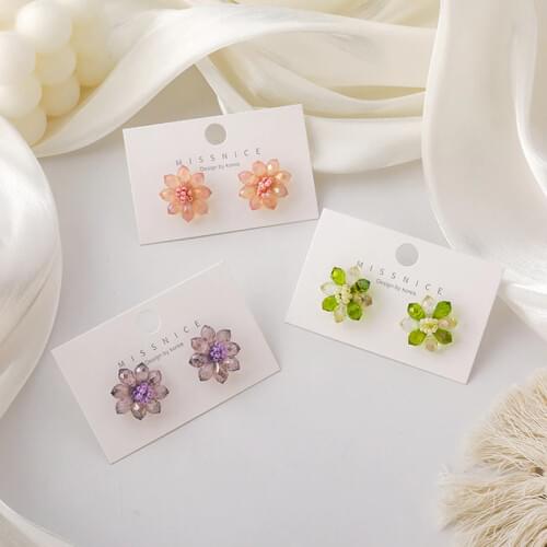 Color crystal flowers contracted temperament earrings new female spring tide web celebrity eardrop geometry stud earrings