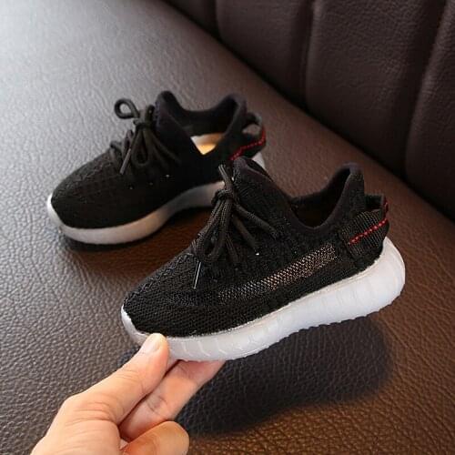 Childrens casual sports shoes 2021 summer new mens womens flying woven breathable non-slip luminous running shoes size 31-37