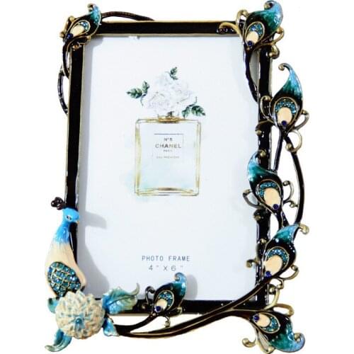 European-style classical photo frame creative craft gifts home sitting room display a photo studio set peacock photo frame