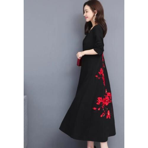 2020 Spring Autumn Casual Women Long Dress Vintage Loose Plus Size Dresses Long sleeve V-neck Flower Embroidery Party Dress 5XL
