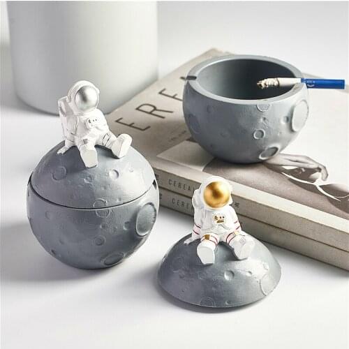 Creativity Home Deocr Ashtray Funny Astronauts Resin Ashtray Ash Tray Mold Cigar Ashtray Pretty Cool Ashtray Cute Girly Ash Tray