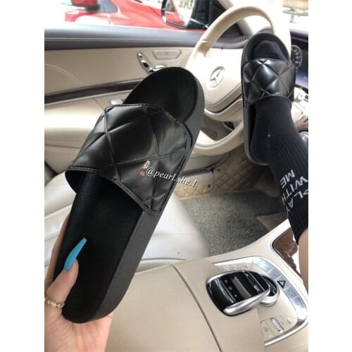 2021 New Women Designer Fuzzy slippers Outside shoes designer slippers famous brands Comfortable Faux Fox fur Winter slippers