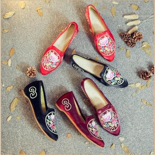 Palace embroidery mercerized cloth retro pointed Shoes fashion embroidered womens cloth shoes spring autumn Dance single shoes