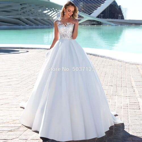 2021 Vestido De Noiva Satin Wedding Dresses Scoop Sleeveless Lace Appliques Lace Up Sweep Train Custom Made Bridal Wedding Gowns