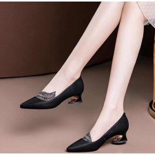 Autumn New European and American Pointed Rhinestone Mother Shoes Women Shallow Thick Documentary Shoes Women