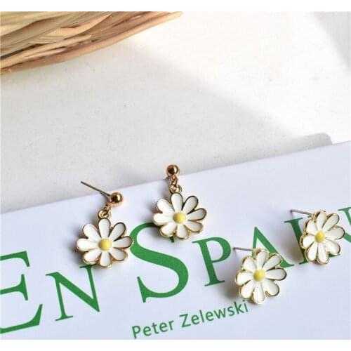 White Flower Earrings for women Small Cute Stud Earrings Zinc Alloy Dripping Oil Broncos Fashion Jewelry