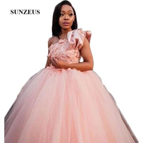 One Shoulder Puffy Ball Gown Prom Dresses 2019 Bow Shoulder Appliques Handmade Flowers Sweet 16 Dresses Coral Tulle SP37