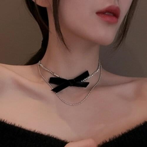 South Koreas new fashion butterfly full rhinestone double-layer necklace design sense net celebrity female clavicle chain